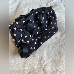 Alice + Olivia daisy print duffel bag | travel | luggage | weekender